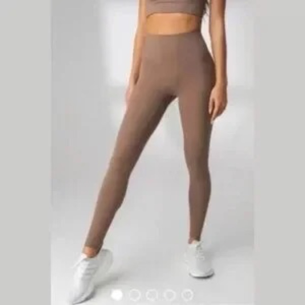 Vitality | Balance Athletica Cloud Pant Athletic Leggings in Smoky Quartz